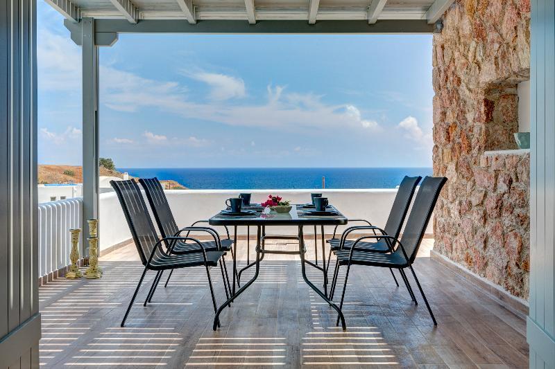 Desiterra Resort Suites & Villas Karterados  Ngoại thất bức ảnh