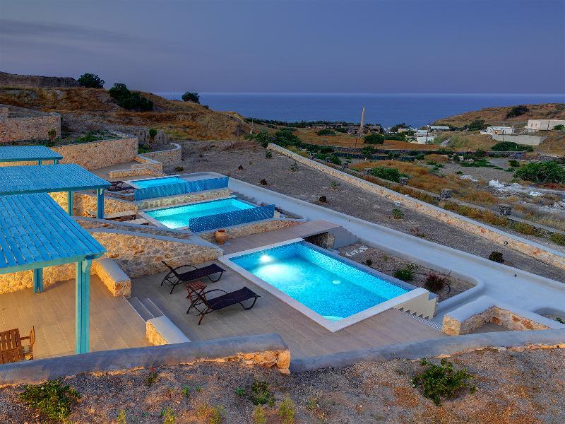 Desiterra Resort Suites & Villas Karterados  Ngoại thất bức ảnh